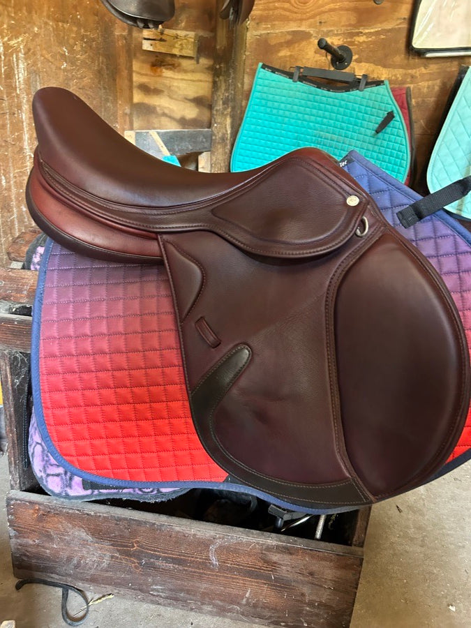 M.TOULOUSE Royal Heritage Merida jump Saddle