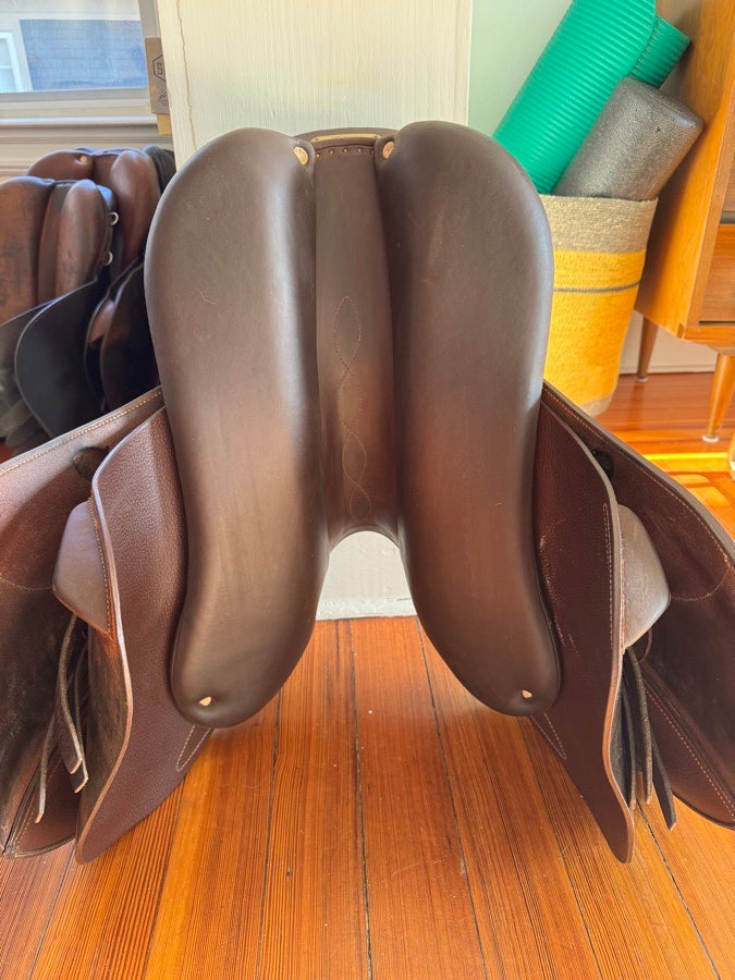 17” Antares Connexion Jump Saddle - Grain/Buffalo - 2N Flaps - MINT!