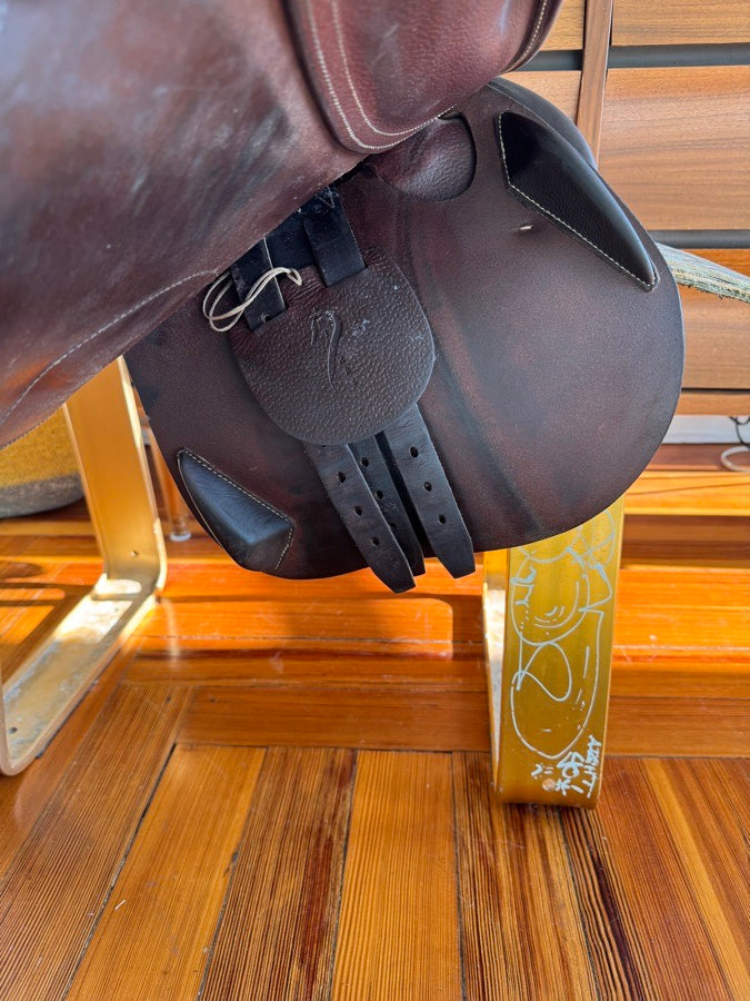 17” Antares Connexion Jump Saddle - Grain/Buffalo - 2N Flaps - MINT!