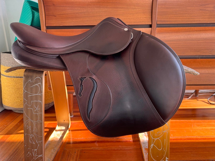 17” Antares Connexion Jump Saddle - Grain/Buffalo - 2N Flaps - MINT!