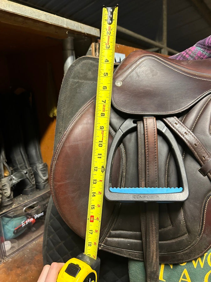 Dover Saddle: 2019;16.5; Forward Flap *ALMOST LIKE NEW*