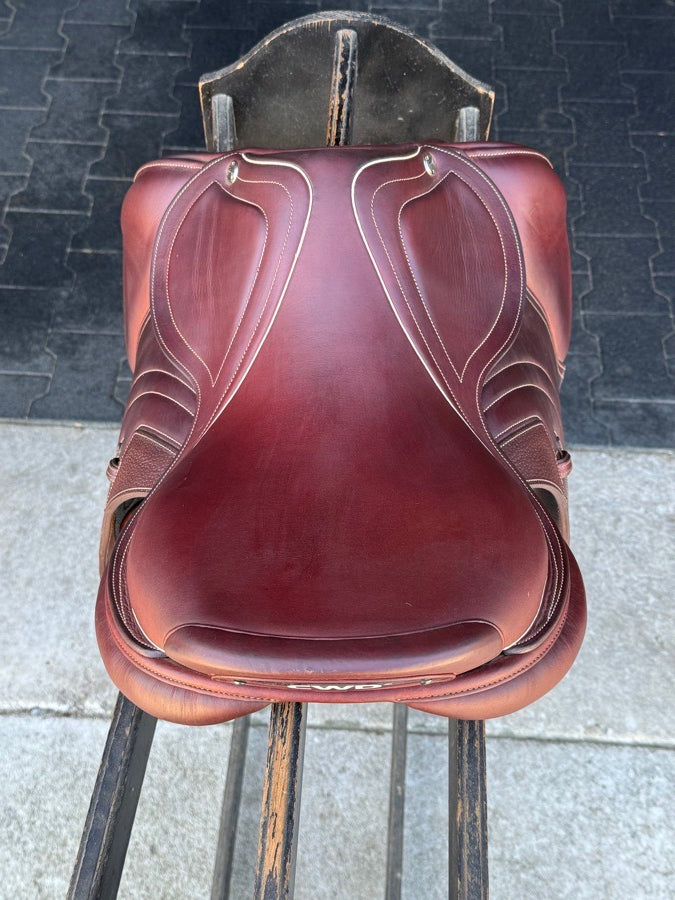 Demo condition 17” 3L CWD 2Gs Mademoiselle