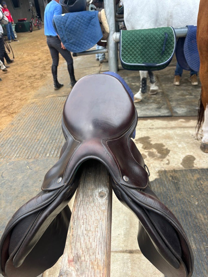 Voltaire Saddle