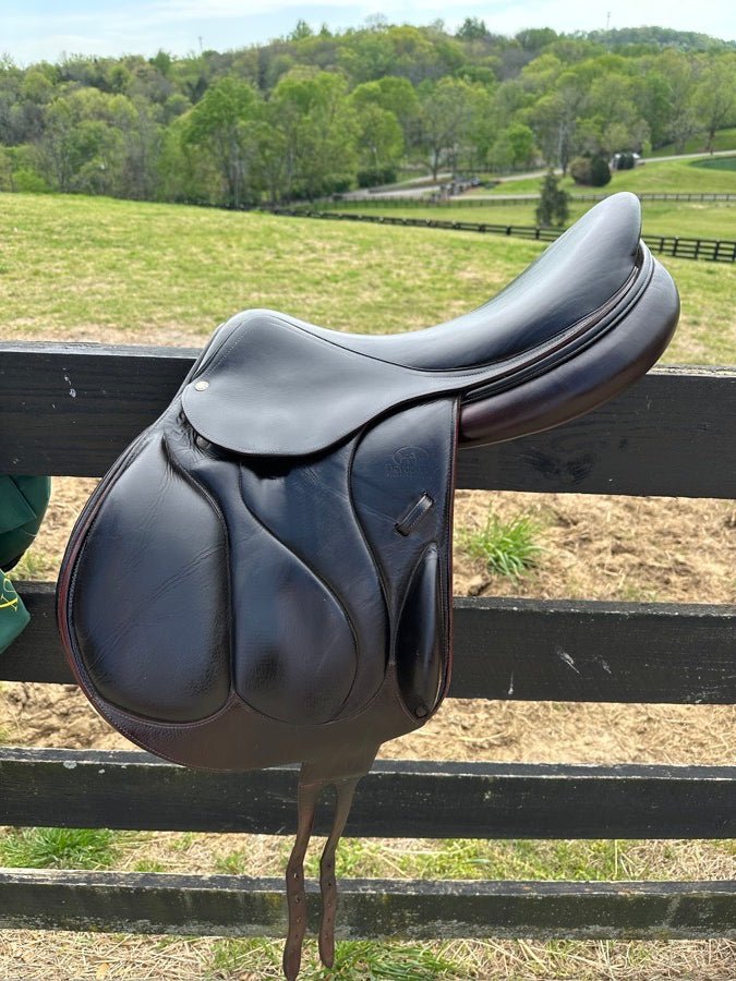 DEVOUCOUX 18” 2012 Devoucoux Saddle
