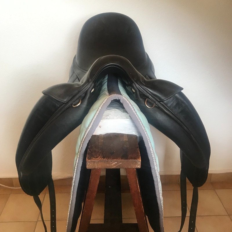 18" Antares Concept (measures large)