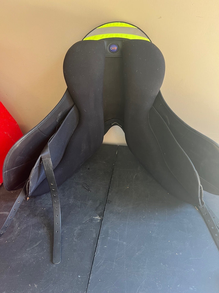All purpose Wintec light 16” saddle