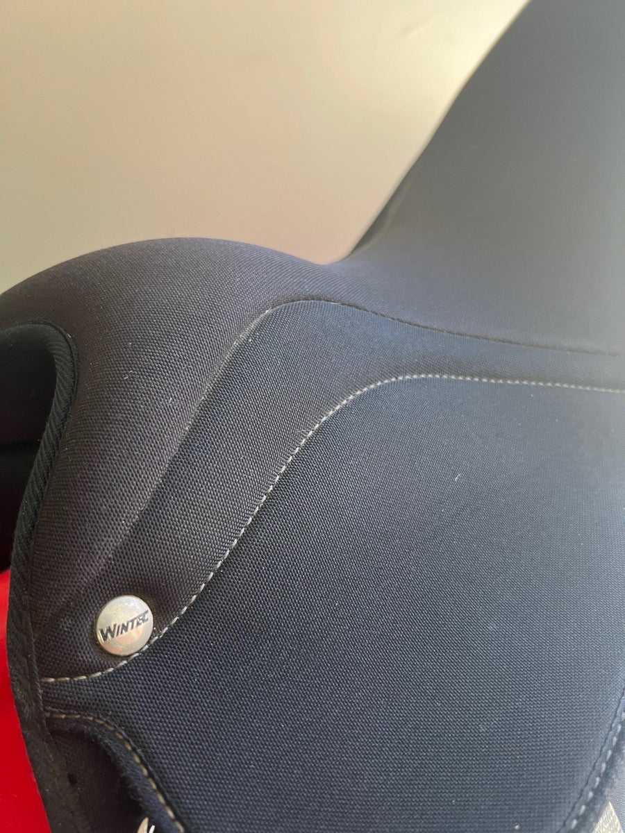 All purpose Wintec light 16” saddle
