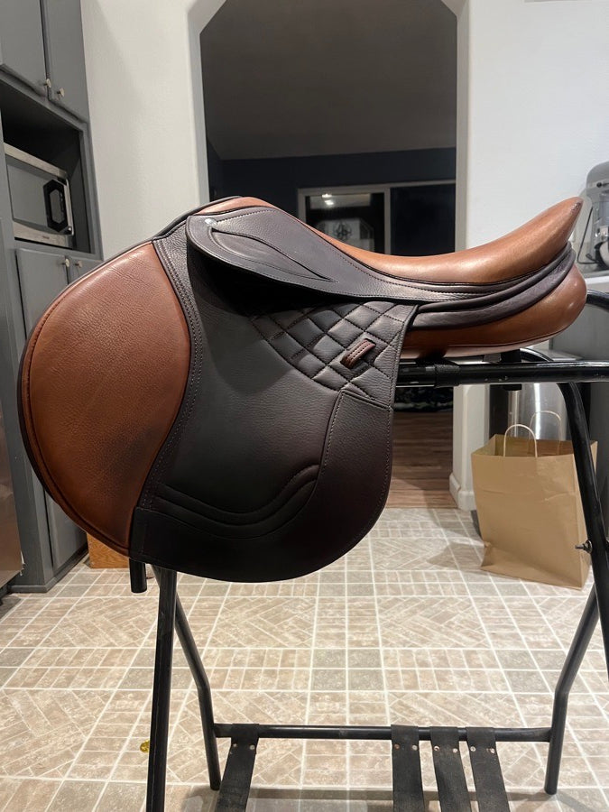 SCHLEESE 17.5” Schleese Lightflight Jump Saddle (2)