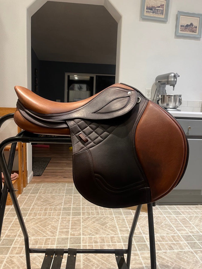 SCHLEESE 17.5” Schleese Lightflight Jump Saddle