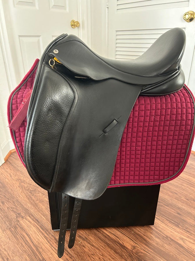 Black Country Eloquence Dressage Saddle