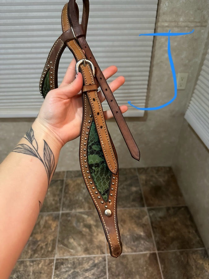 Matching breast collar and bridle