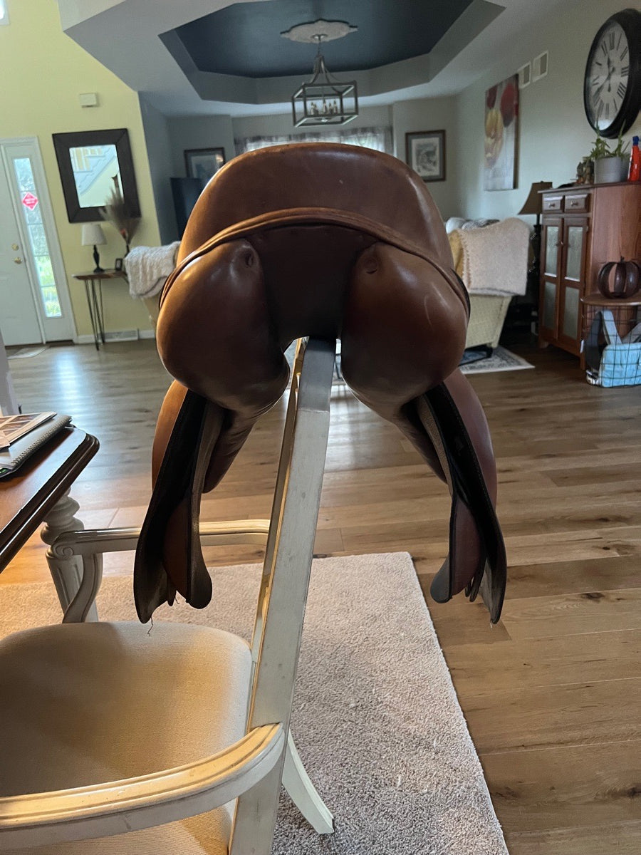 COLLEGIATE Collegiate jump saddle (2)