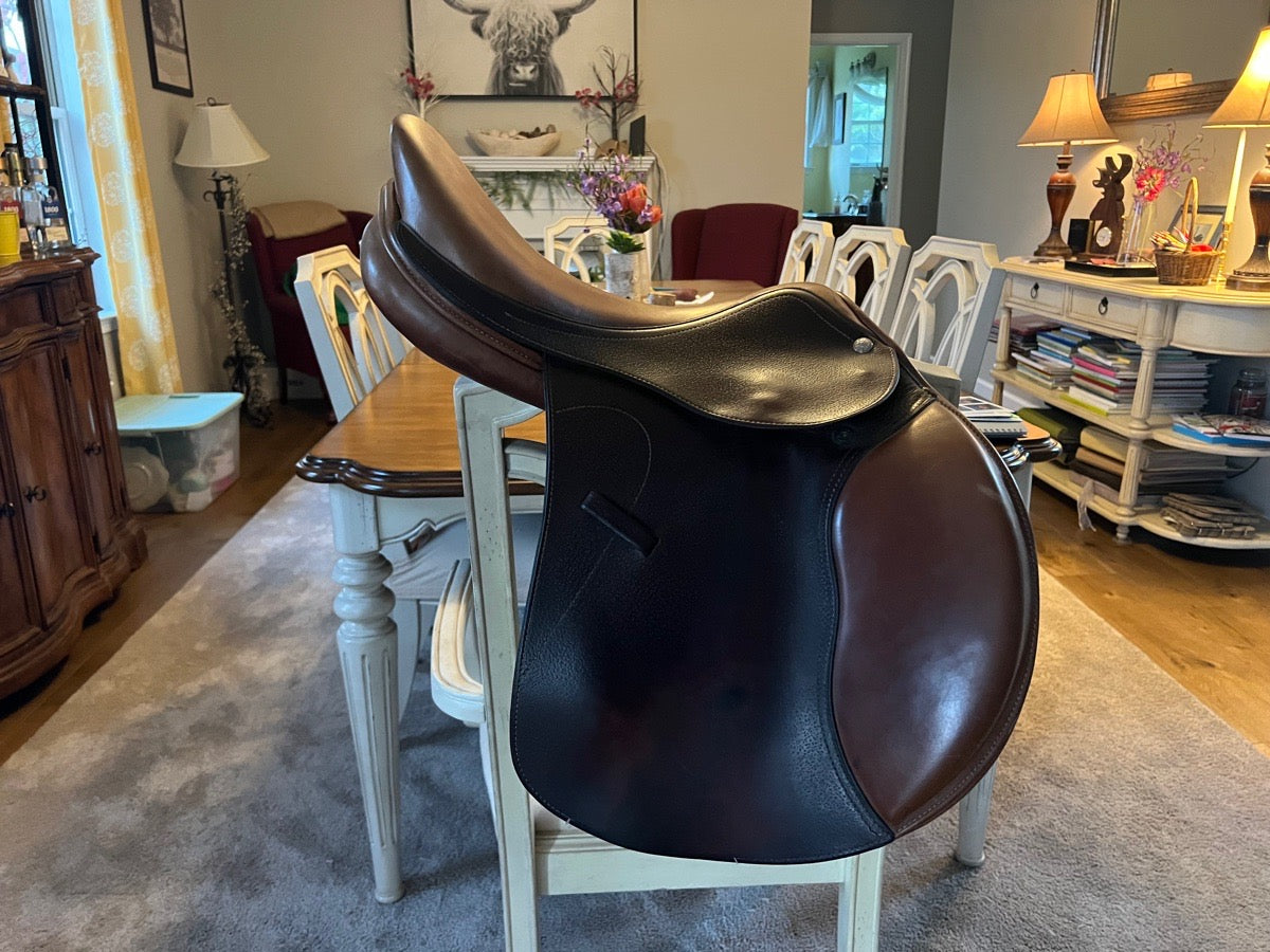 COLLEGIATE Collegiate jump saddle (3)