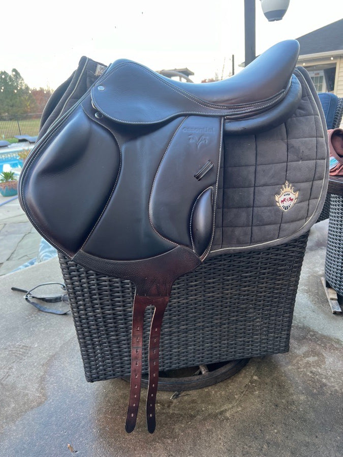 17” Essentials voltaire mono flap saddle