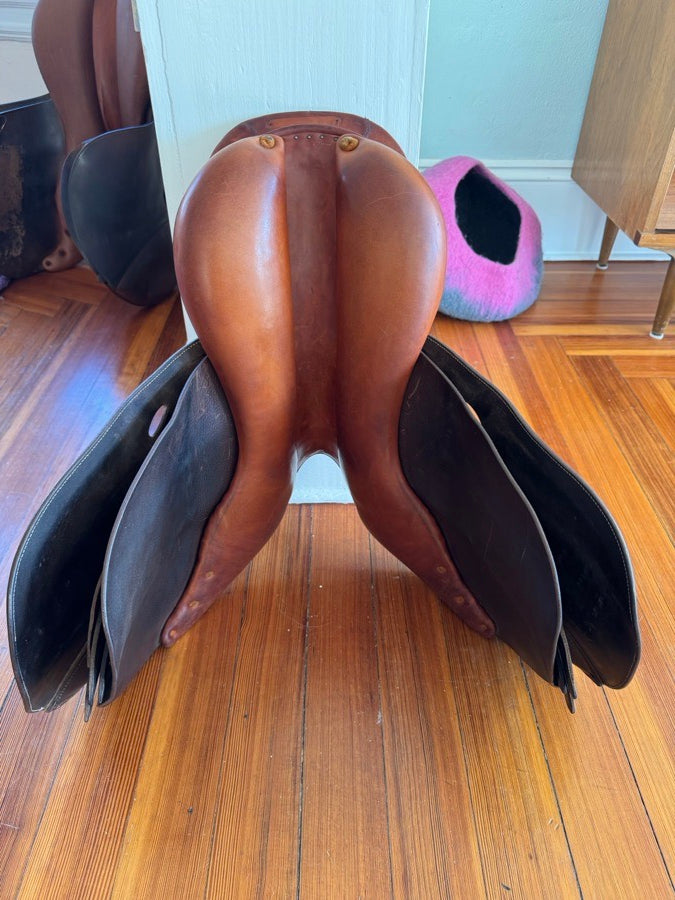 16.5” 2005 Butet Saumur Jump Saddle