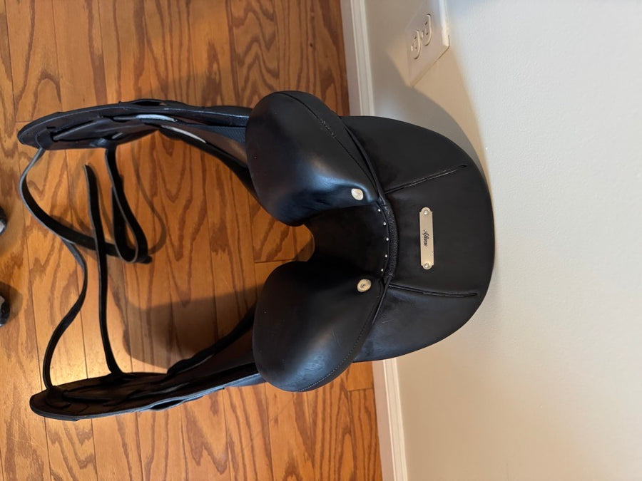 18” 2023 Antares Tempo Dressage Saddle