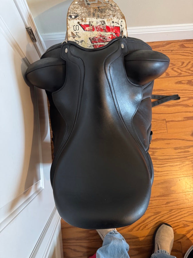 18” 2023 Antares Tempo Dressage Saddle