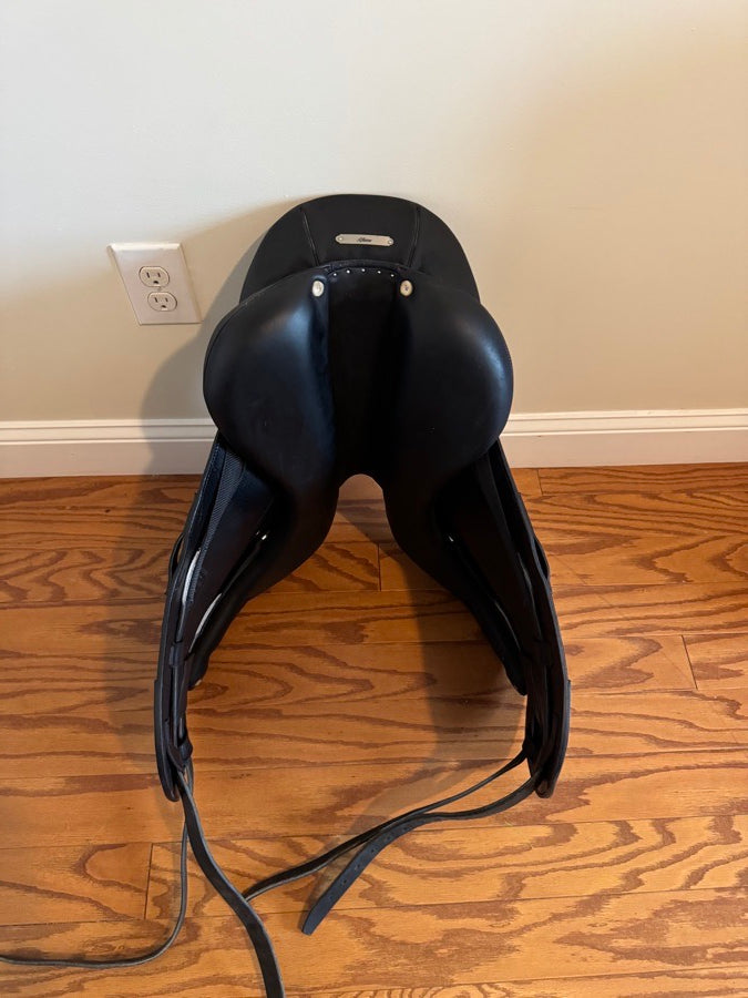 18” 2023 Antares Tempo Dressage Saddle