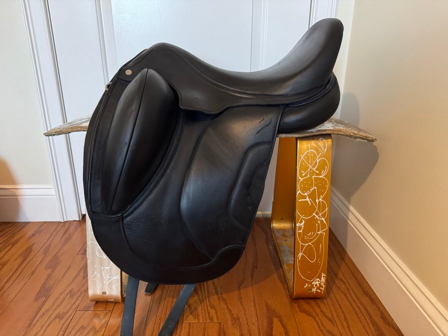 18” 2023 Antares Tempo Dressage Saddle