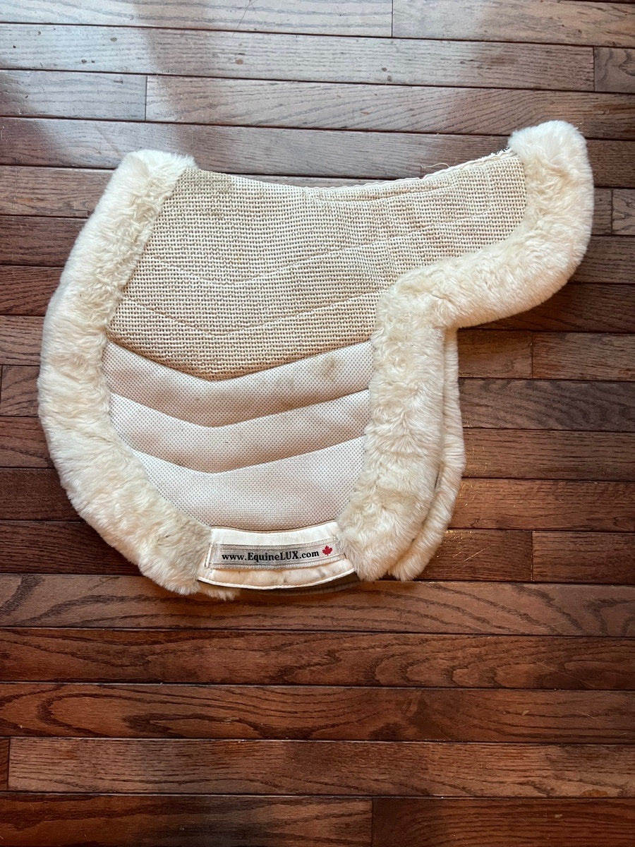 Equine LUX Easy Adjustable Sheepskin Show Pad