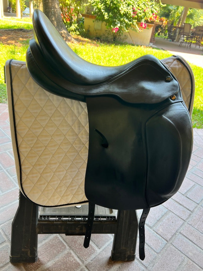 PRESTIGE Dressage Saddle