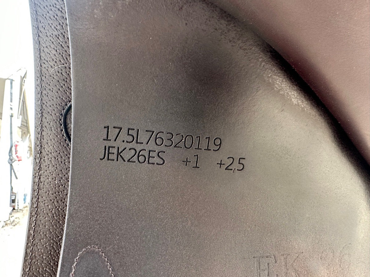 17.5  Equipe Jumping Saddle- Excellent Condition