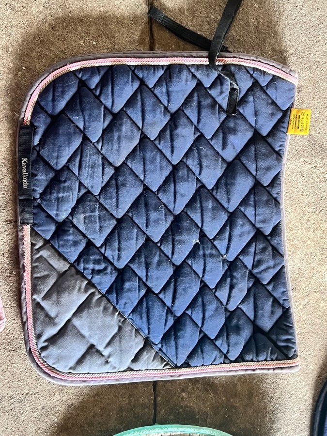 DOVER SADDLERY Saddle pads (5)