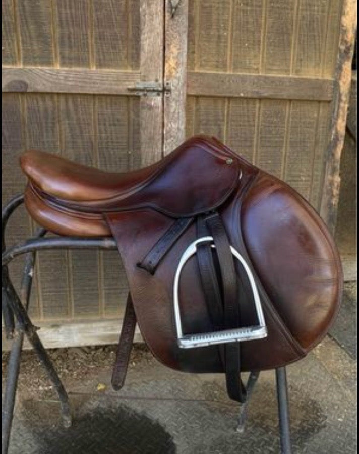 Antares Jumping Saddle