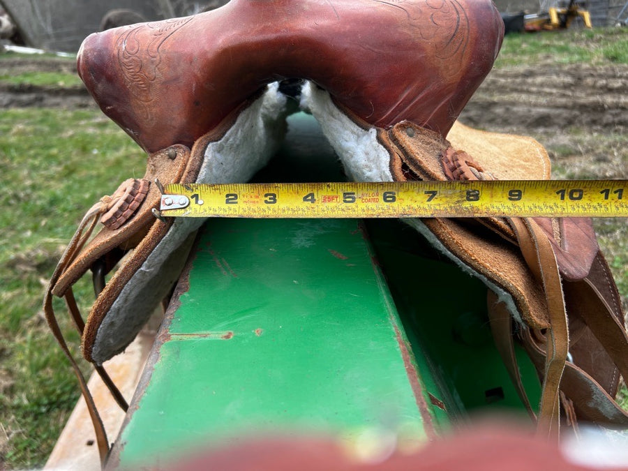 Unmarked trail saddle