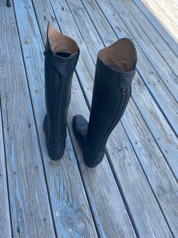 Ariat Palisade size 8