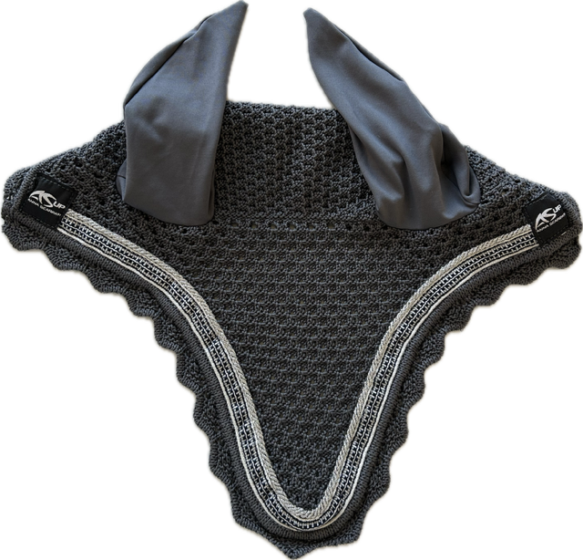 Anna Scarpati Jumping Saddle Pad and Bonnet Set - New!