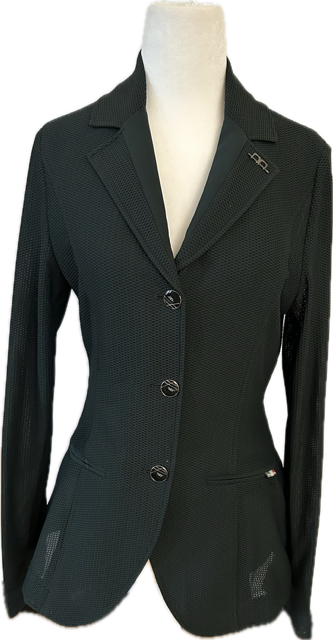 AA Platinum MotionLite Show Coat in Green - Small