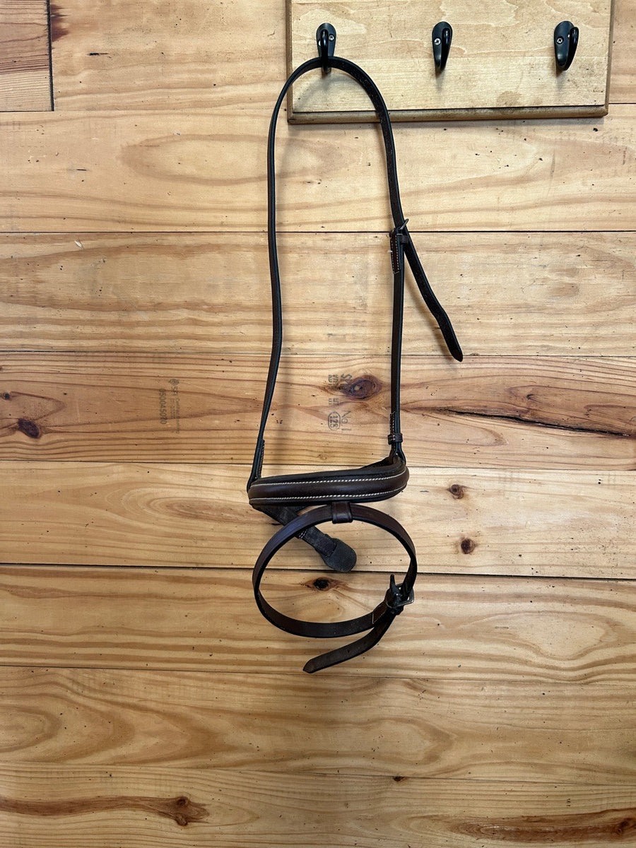 Noseband with flash attachment