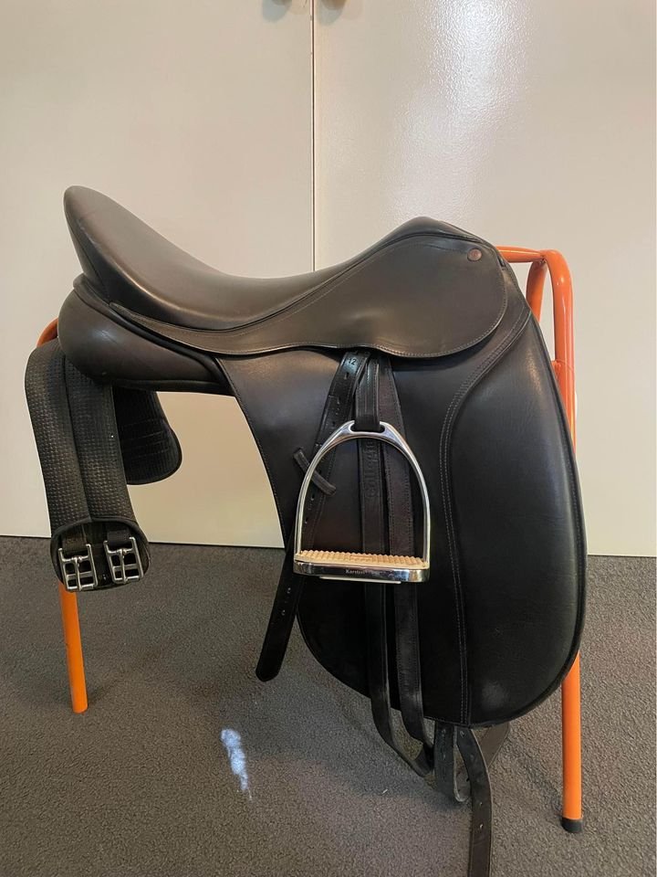 Bates Caprilli saddle