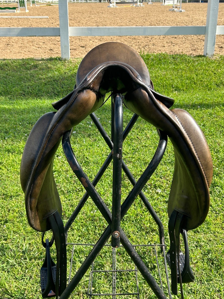 17” 1/2  Marvas Krehan monoflap dressage saddle