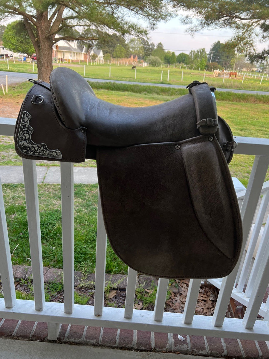 Unique saddle
