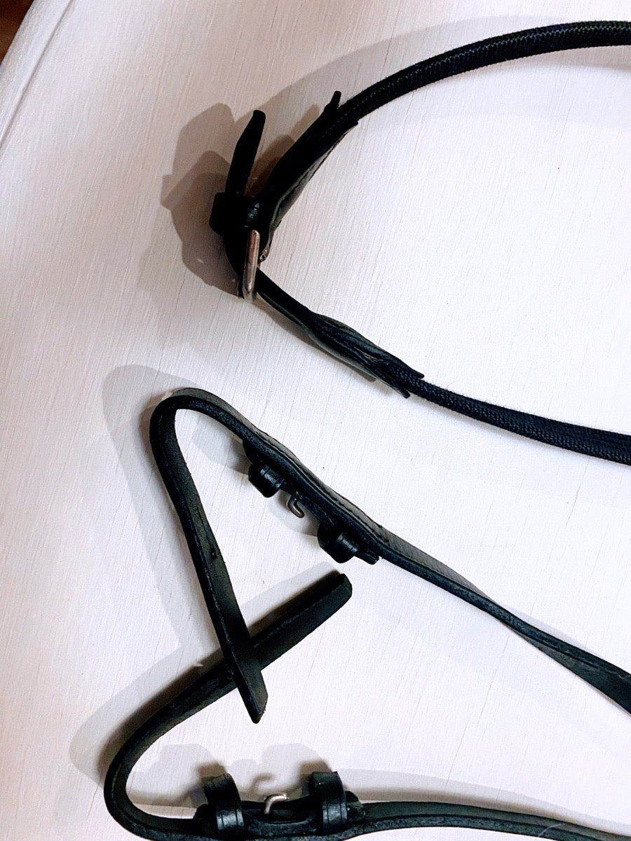 NWOT Black Webbed Reins With Leather