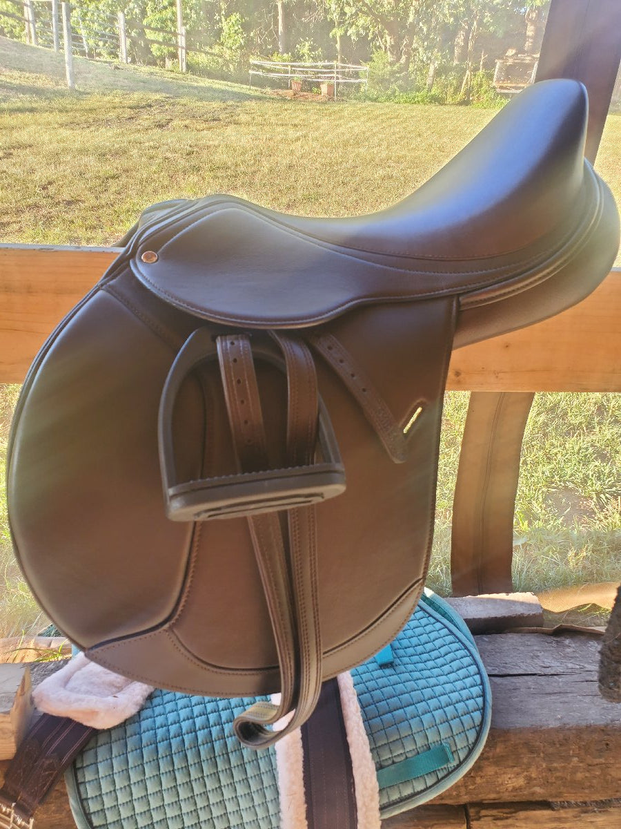 17.5 inch CC saddle