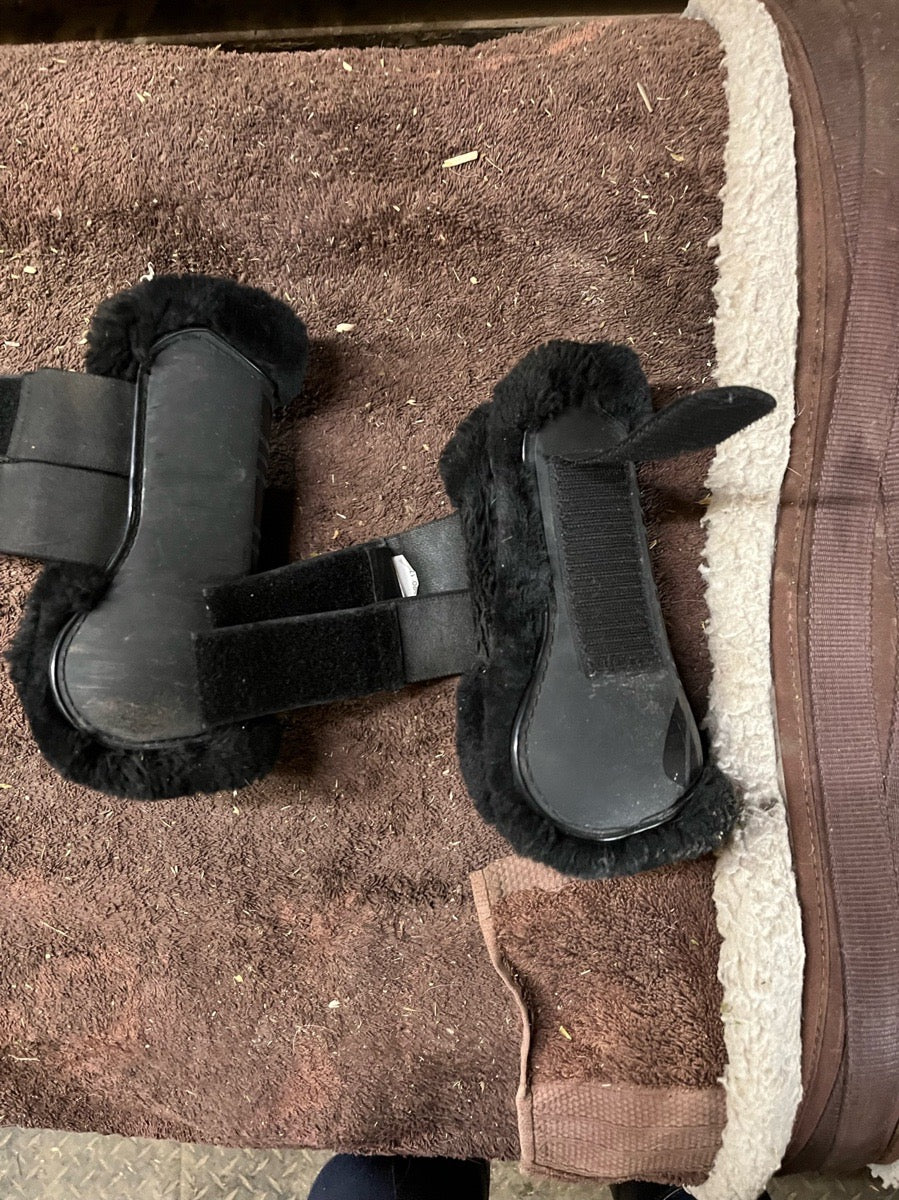 pony front and back boots