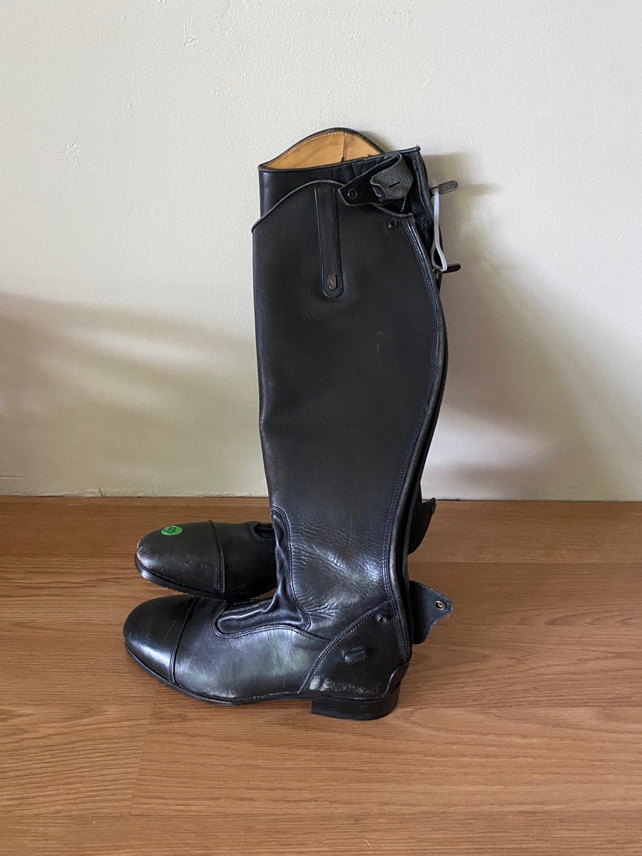 new 39 med/reg Tredstep Raphael boots